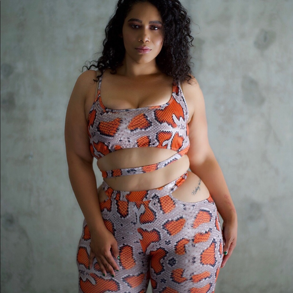 Two piece bodycon snake set.